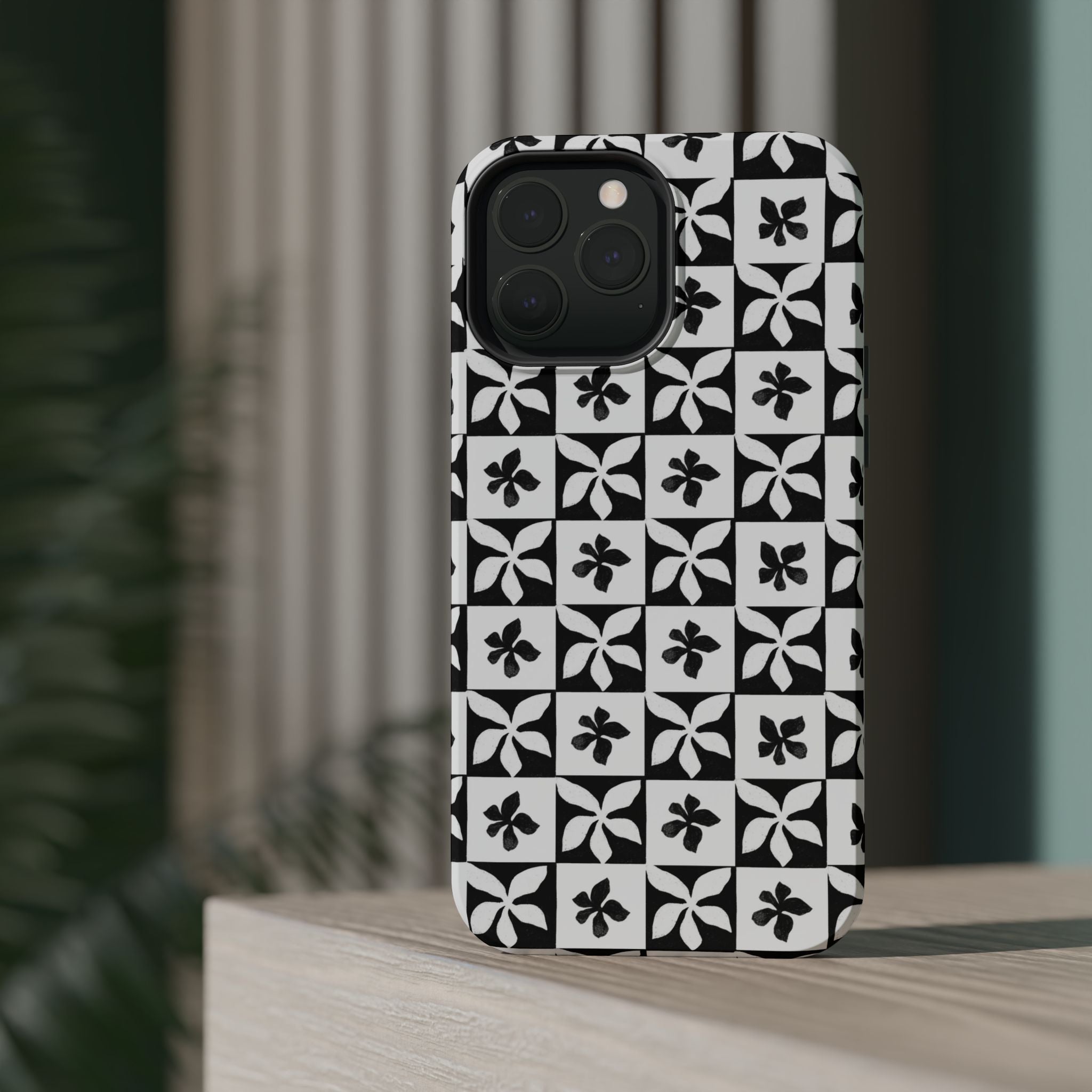 Stylish Impact-Resistant Phone Cases with Floral Design