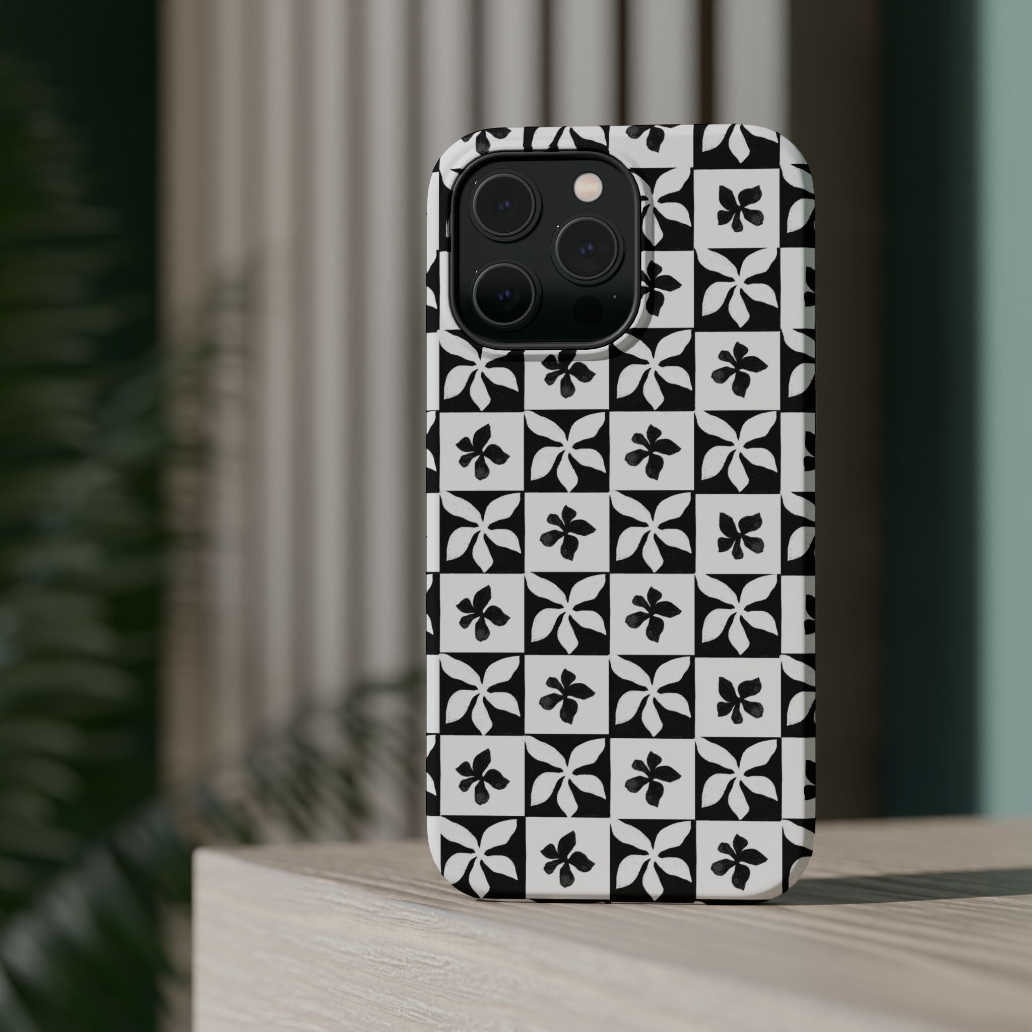 Stylish Impact-Resistant Phone Cases with Floral Design